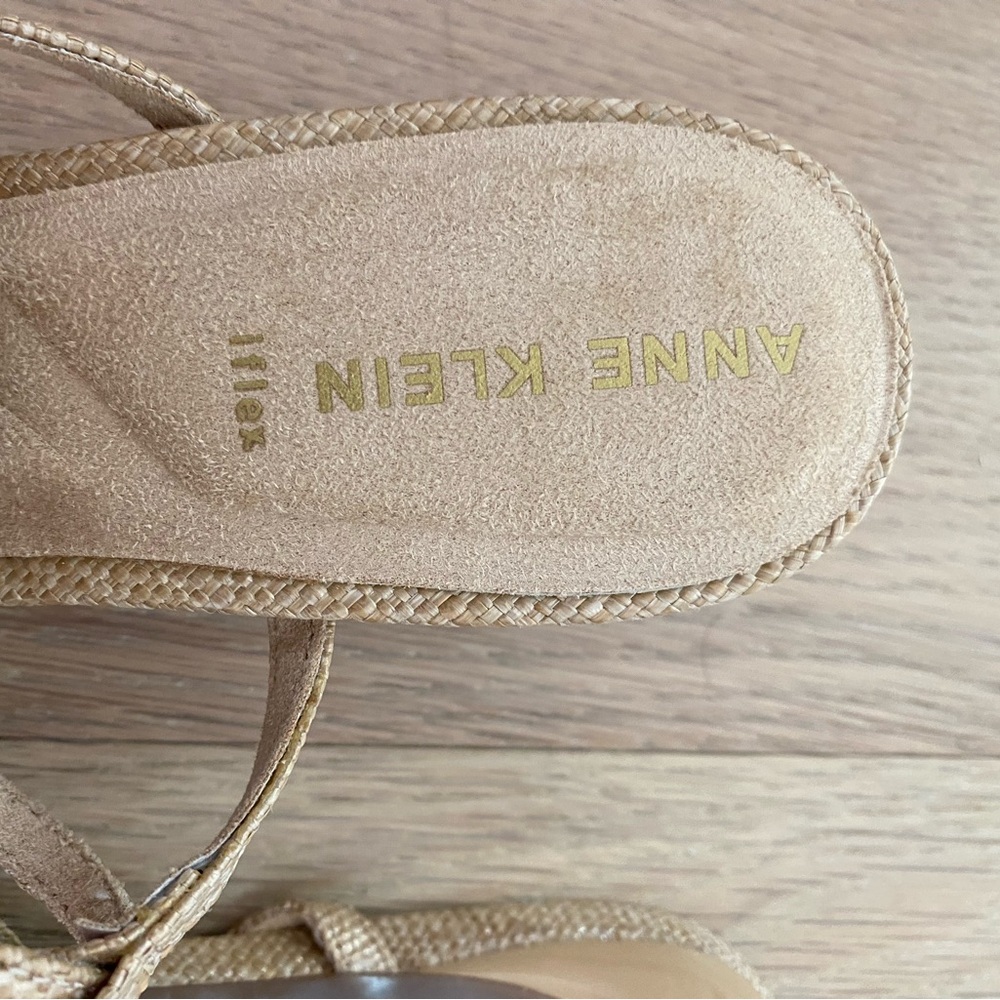 Anne Klein Ivette Brand New! Never worn tan woven with 2.25" flared kitten heel - Picture 4 of 10
